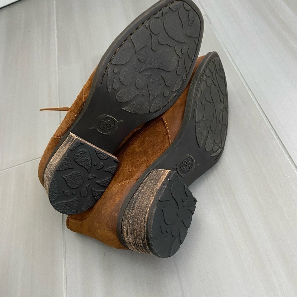 New Born Montoro Distressed Ankle Bootie in Cognac Brown size 10 stacked heel - Picture 8 of 10